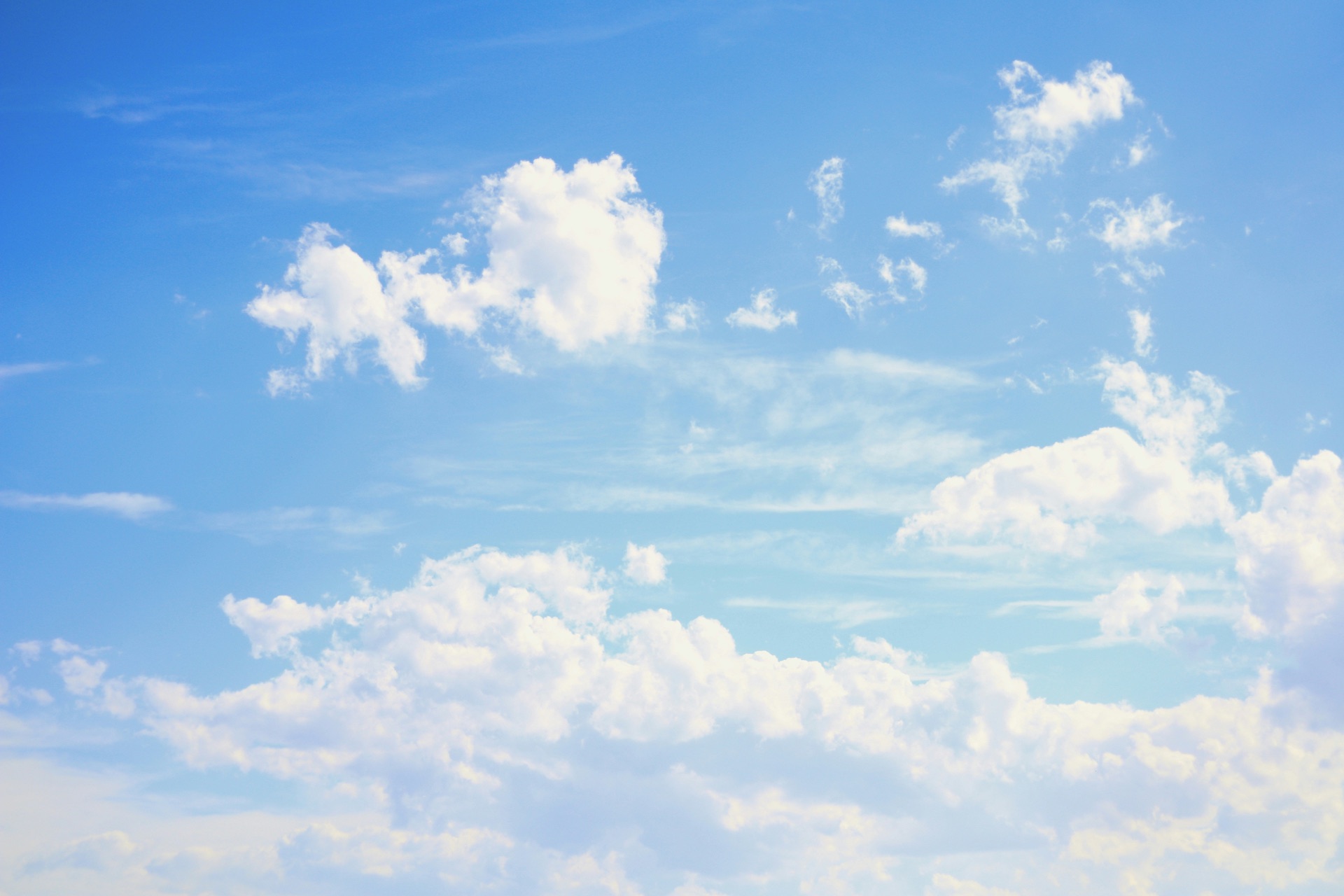 青空に浮かぶ雲